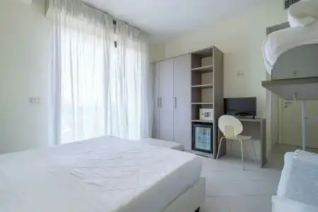 Carlton - 10