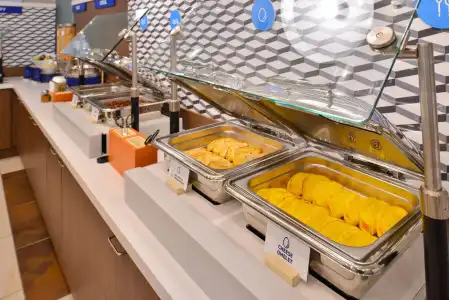 Holiday Inn Express & Suites Fort Wayne by IHG - 29