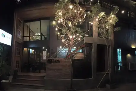 The Arak Bed Bar and Hostel - 44