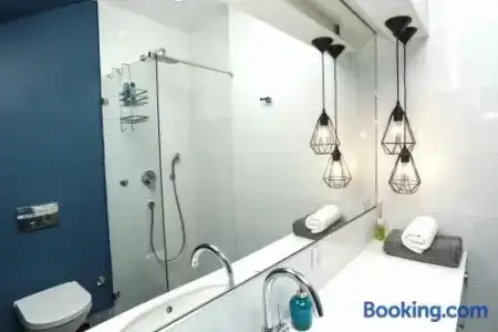 Moment Boutique Apartment - 7