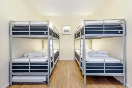 City Hostel - 51