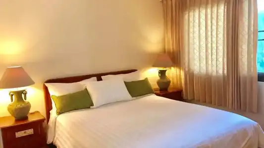 Surin Bay Inn - 28