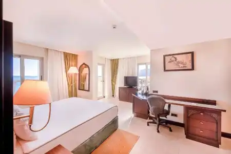 Crowne Plaza Antalya - 74