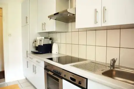 Unique Serviced Living at Airport Line - 17