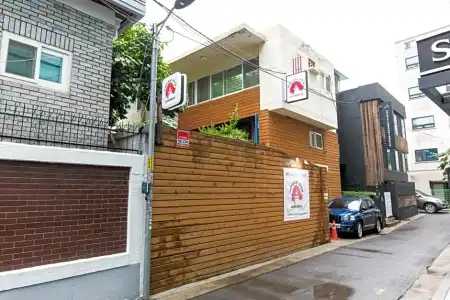 Hongdae Style Guesthouse - 128