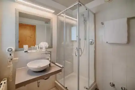 Majestic – Unique Spa Resort - 25