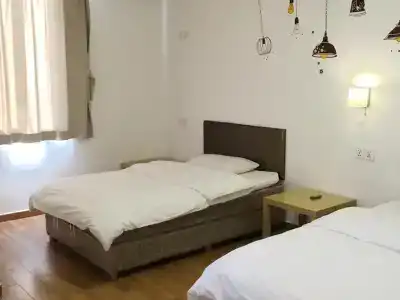 Lazy Gaga Hostel Guangzhou - 0