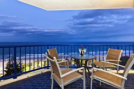 Surf Regency Apartments - 102