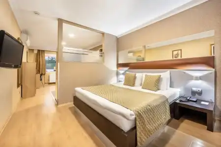 Gallery Residence & - 152