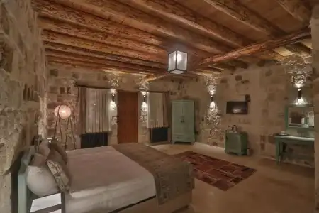 Acropolis Cave Suite - 71
