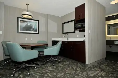 Hampton Inn & Suites by Hilton Calgary-Airport - 30