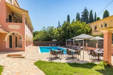 Bella de Lux Apts - 59