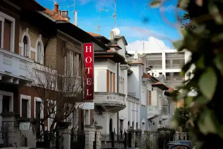 RossoVino Milano Boutique - 12