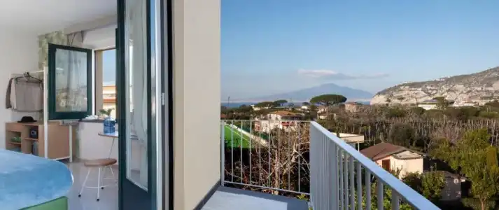 Unconventional Sorrento - 60