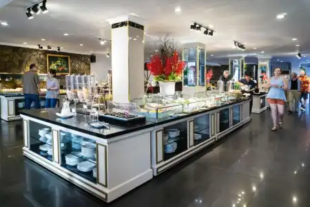 Royal Saigon - 16