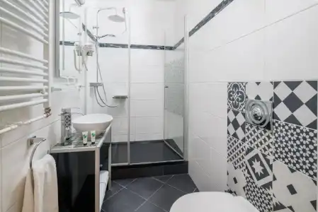 Best Western Plus Celebrity Suites - 36