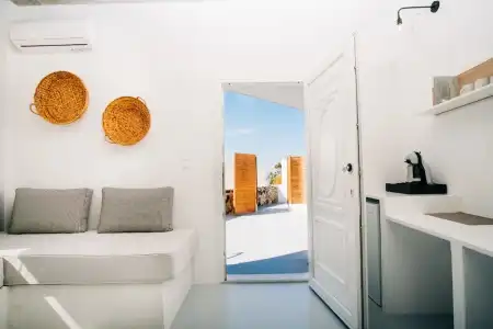 Mesanto Luxury Suites - 87