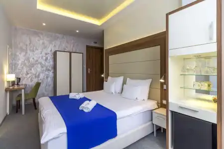 Privilege Suites by Central Park - 5