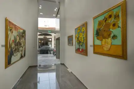 Art & Wine Boutique - 17