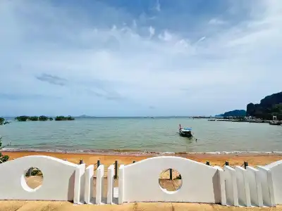 Chom By The Sea - 18