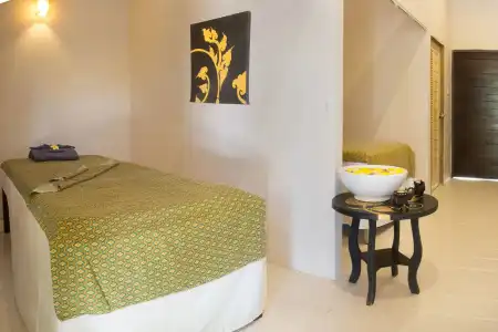 Naiharn Beach Resort - 5