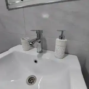 Little Shangri-La Mini-hotel - 19