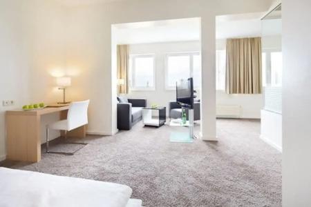 Ambassador & Spa - 19