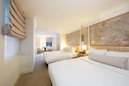 Warwick Allerton - Chicago - 2