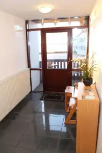 Old Airline Guesthouse - 8