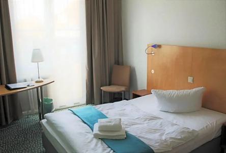 Check Inn Merseburg - 25