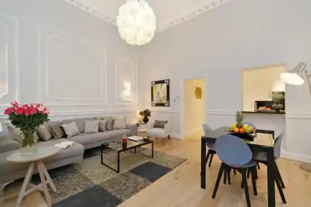 Queensgate Court - 343