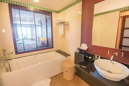 Grand Pacific Sovereign Resort & Spa (SHA Plus+) - 9