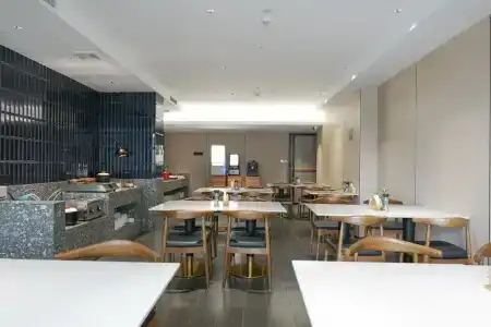 Paco Business Tianhe Coach Terminal Branch - 18