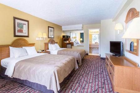Rodeway Inn Central Clearwater Beach - 53