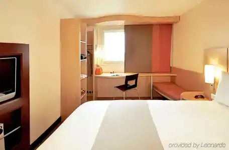 ibis Marseille Timone - 3