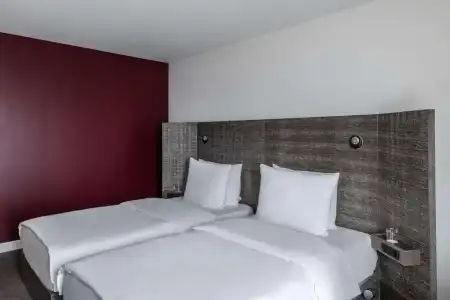 Pentahotel - 72