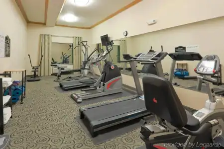 Holiday Inn Express and Suites Bakersfield Central by IHG - 14