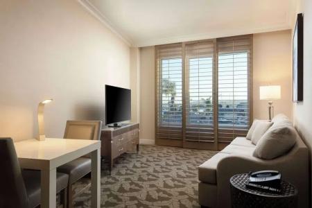 DoubleTree by Hilton San Diego Bayside - 157