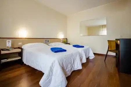 Astoria Palace - 6