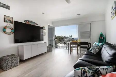 Rolling Surf Resort - 130