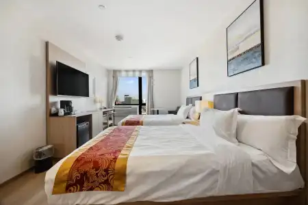 Ramada by Wyndham Flushing Queens - 6