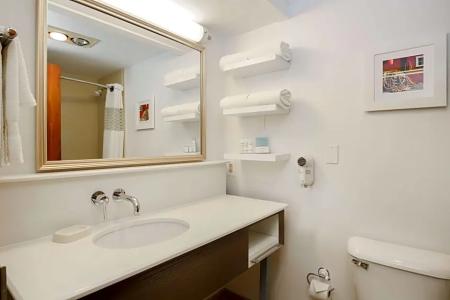 Hampton Inn Anchorage - 28