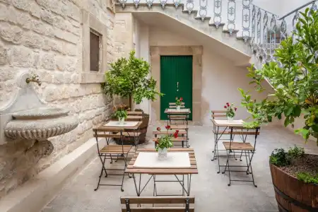 Palazzo Montalbano - 28