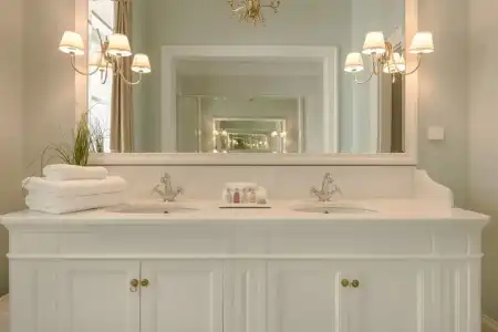 Noble Suites - 185