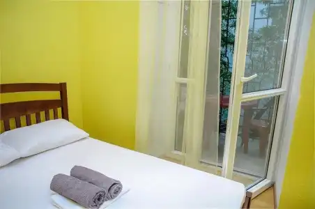 Golden Globus Hostel - 44