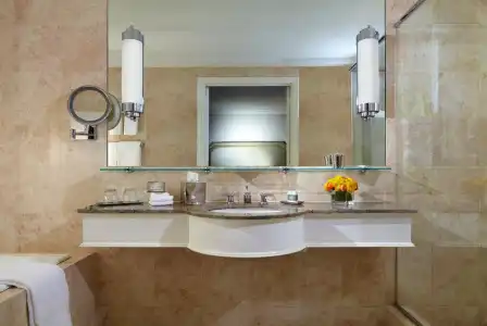 Omni Berkshire Place - 8