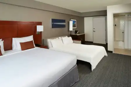 Courtyard by Marriott Los Angeles LAX/Century Boulevard - 2