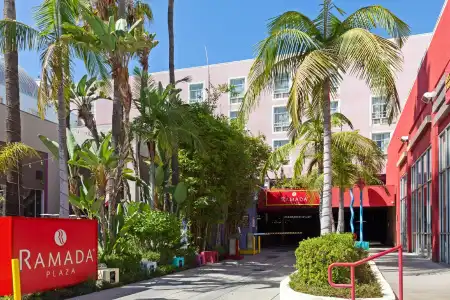 Ramada Plaza by Wyndham West Hollywood & Suites - 30