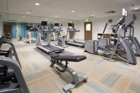 Holiday Inn Express & Suites Las Vegas - E Tropicana by IHG - 7