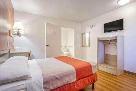 Motel 6 Phoenix, AZ - West - 4